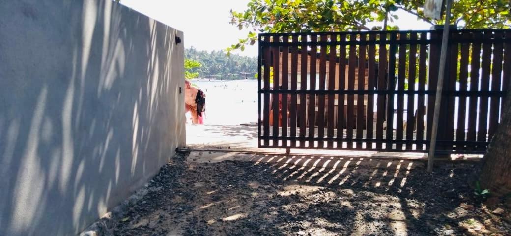 Surf Villa Hiriketiya 马特勒 外观 照片